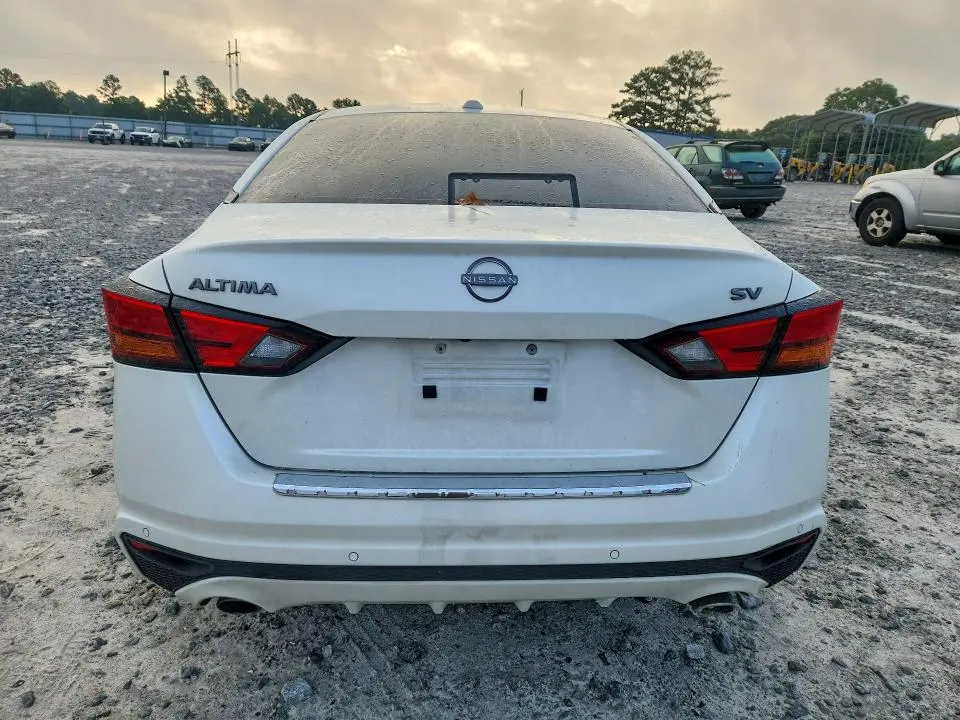 2023 NISSAN ALTIMA SV  