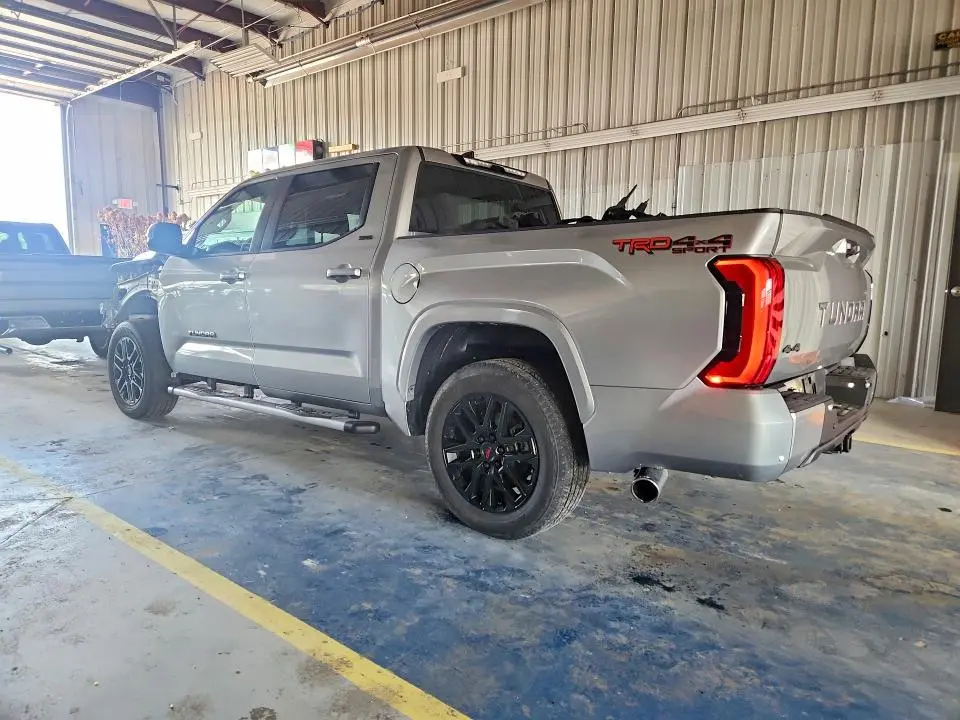 2024 TOYOTA TUNDRA SR5  