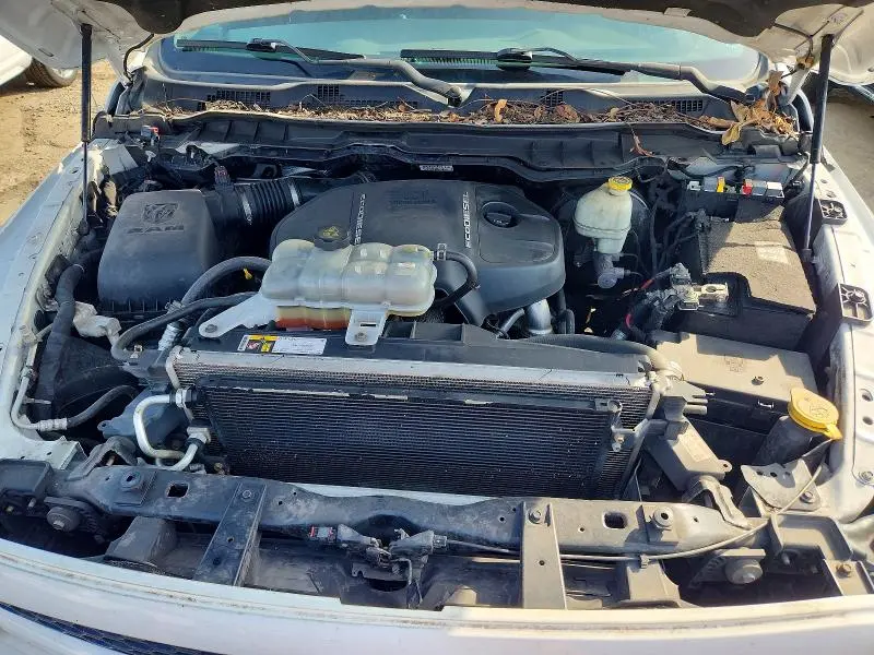 2015 RAM 1500 SLT  