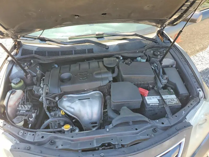 2011 TOYOTA CAMRY XLE  