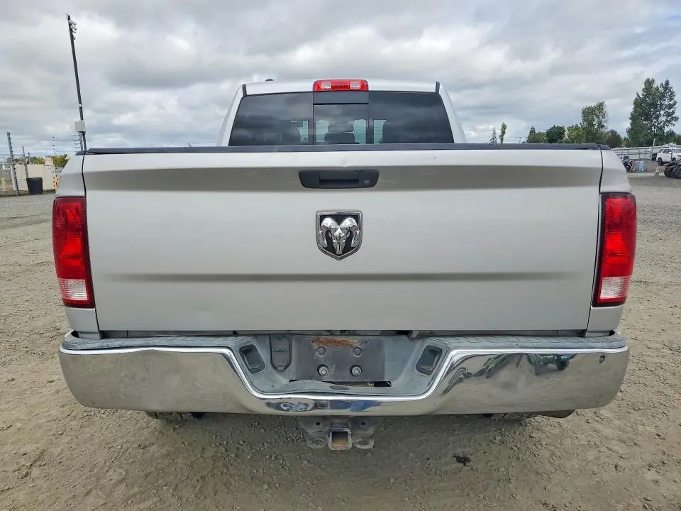 2016 RAM 1500 SLT  