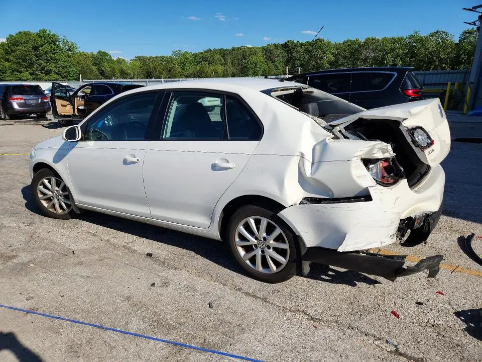 2010 VOLKSWAGEN JETTA SE  