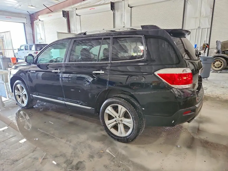 2013 TOYOTA HIGHLANDER LIMITED  