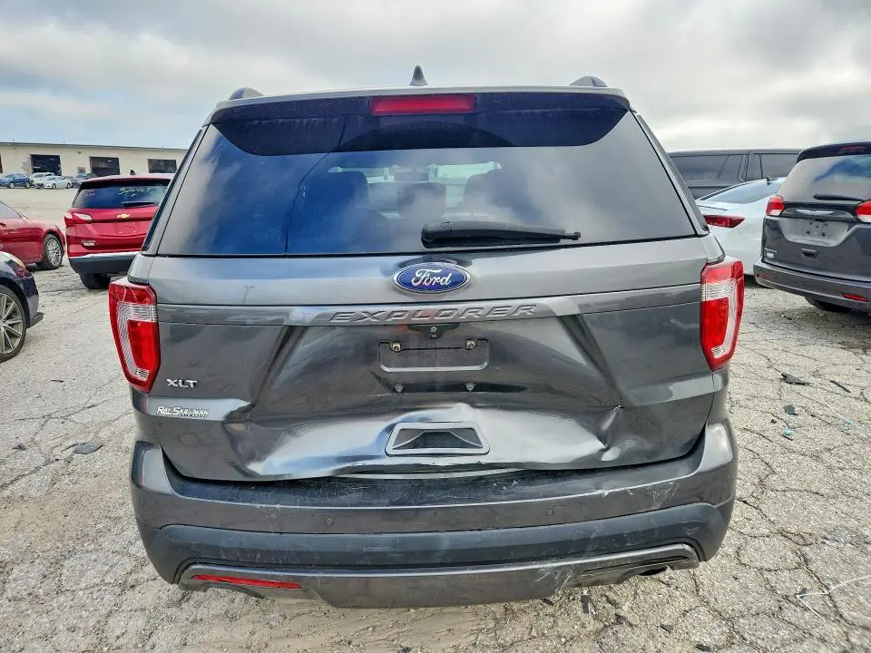 2017 FORD EXPLORER XLT  