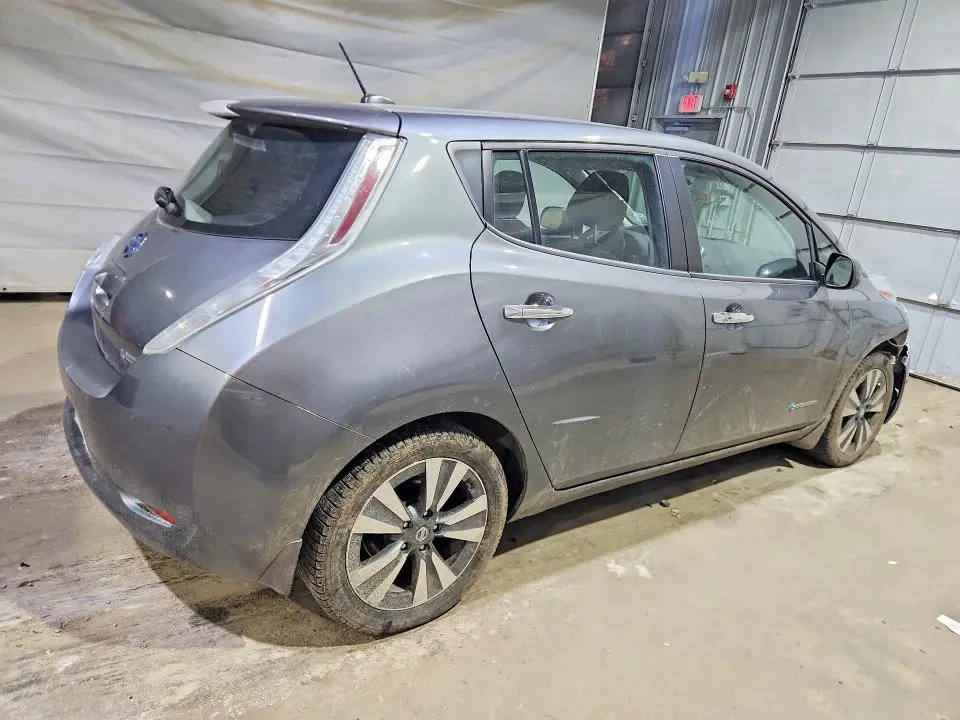 2017 NISSAN LEAF SV  