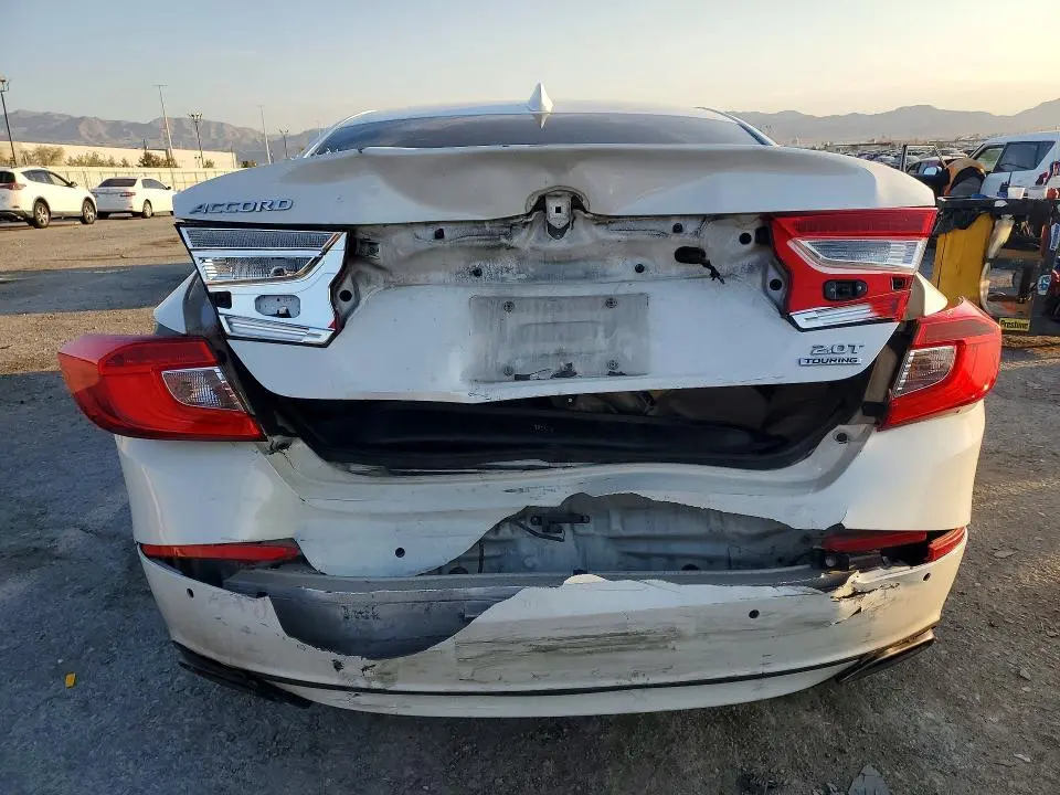 2018 HONDA ACCORD TOURING  