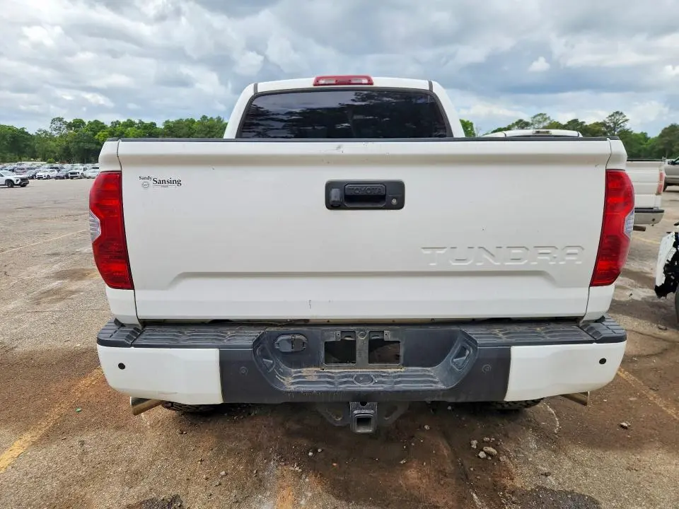 2018 TOYOTA TUNDRA CREWMAX SR5  