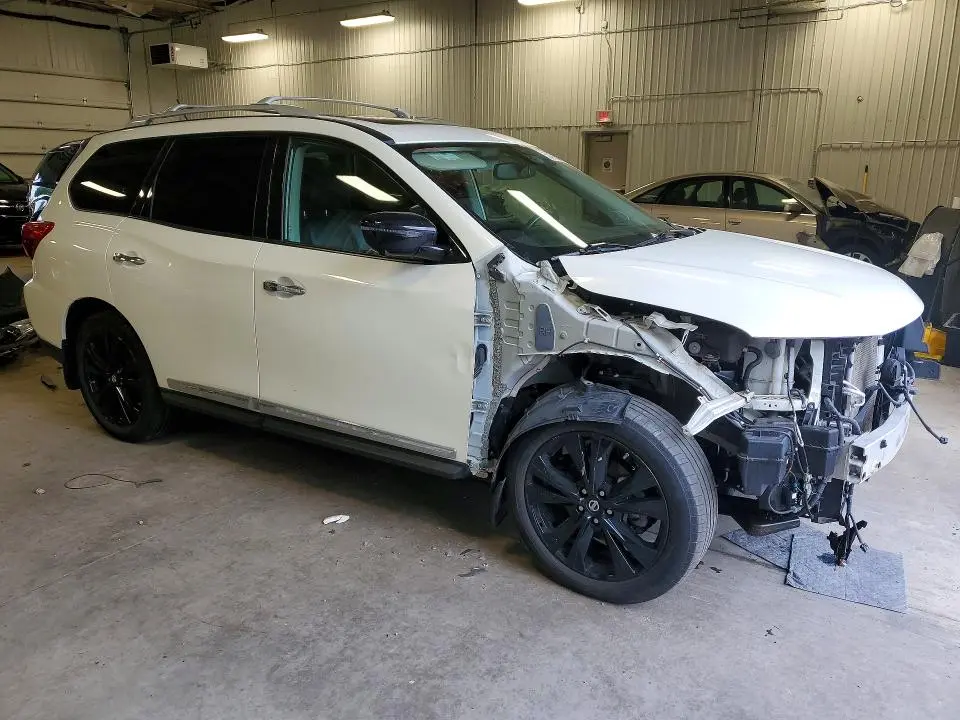 2017 NISSAN PATHFINDER PLATINUM  