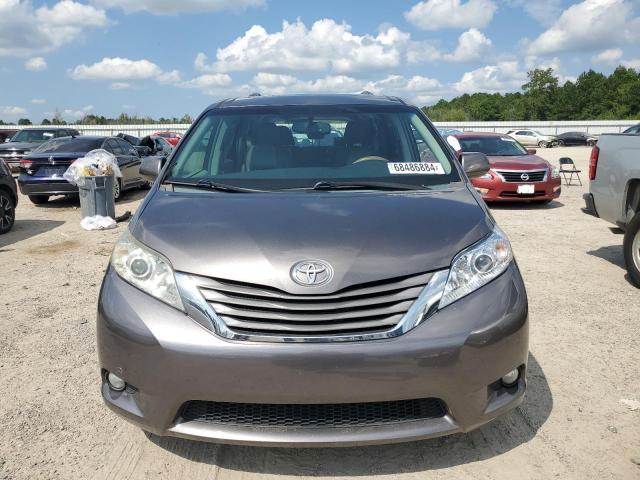 2013 TOYOTA SIENNA XLE