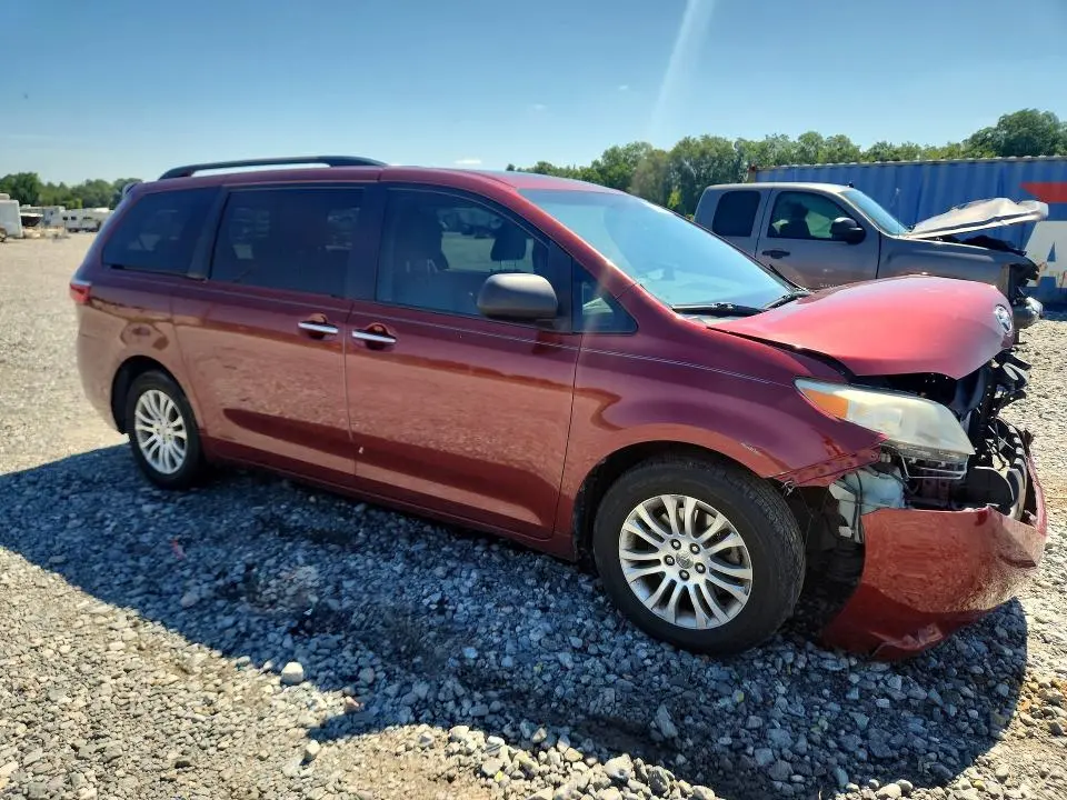 2015 TOYOTA SIENNA XLE PREMIUM 8-PASSENGER  