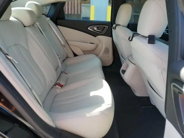 2016 CHRYSLER 200 LIMITED  