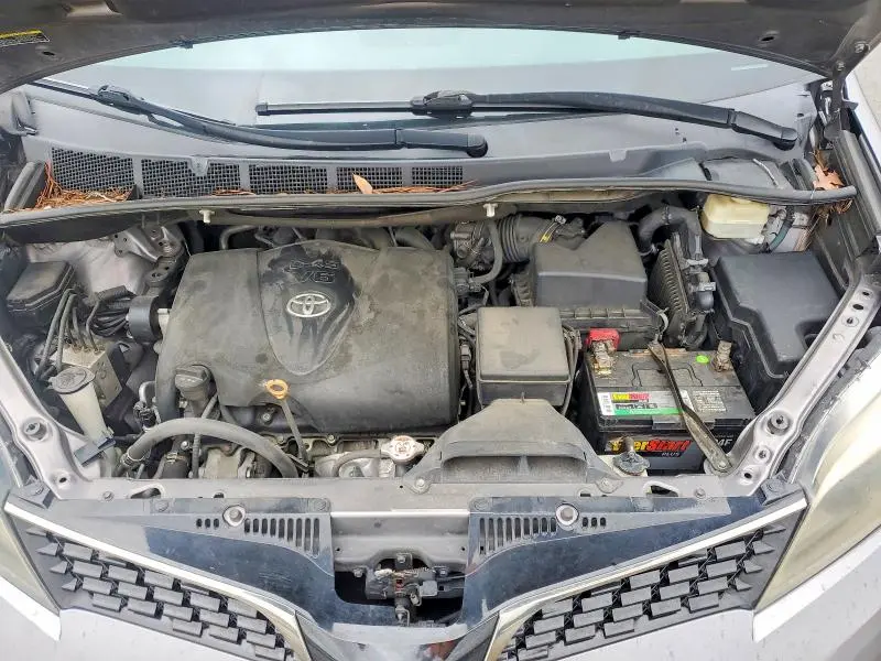 2018 TOYOTA SIENNA SE 8-PASSENGER  