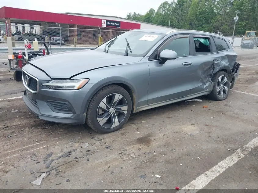 2020 VOLVO V60 CROSS COUNTRY T5