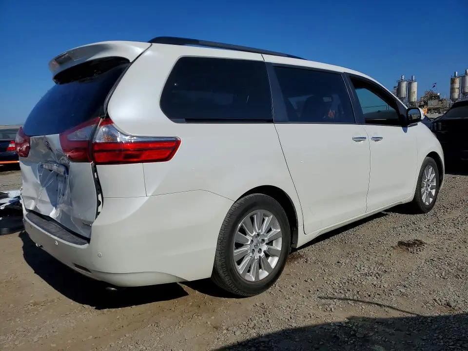 2015 TOYOTA SIENNA LIMITED 7-PASSENGER  