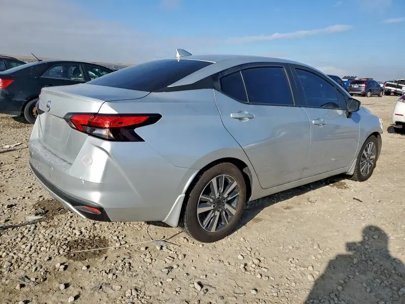 2020 NISSAN VERSA SV  
