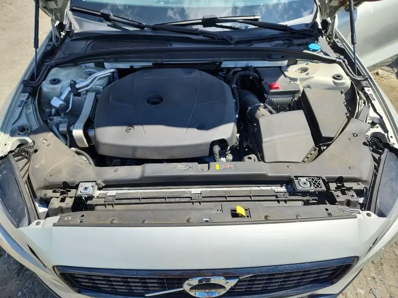 2021 VOLVO S60 T5 MOMENTUM  
