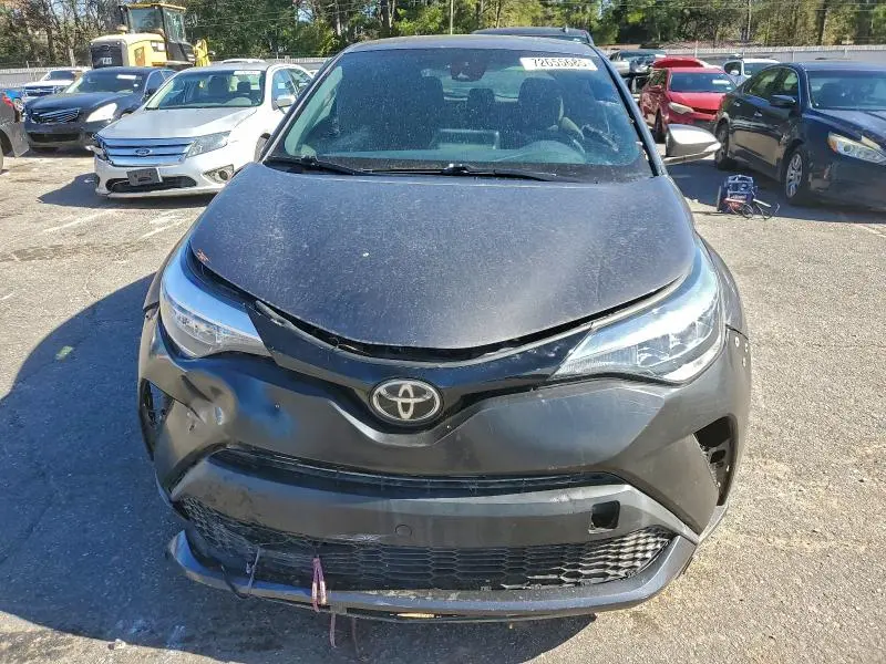 2020 TOYOTA C-HR XLE  
