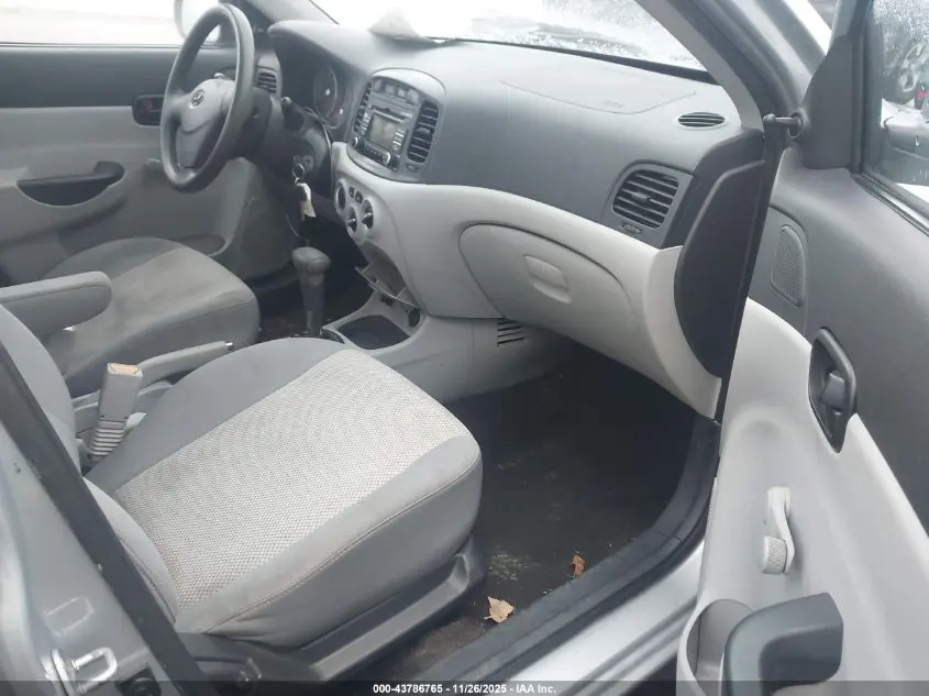 2010 HYUNDAI ACCENT GLS