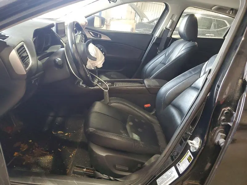2017 MAZDA 3 TOURING  