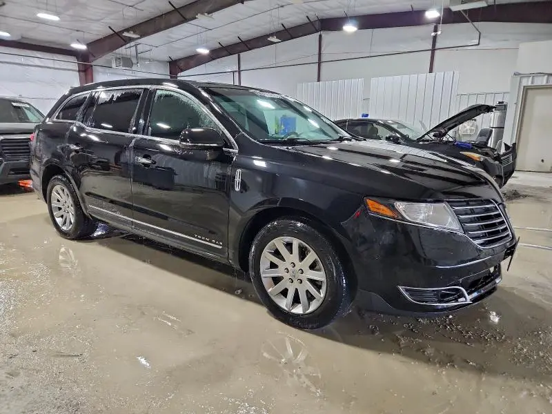 2019 LINCOLN MKT   