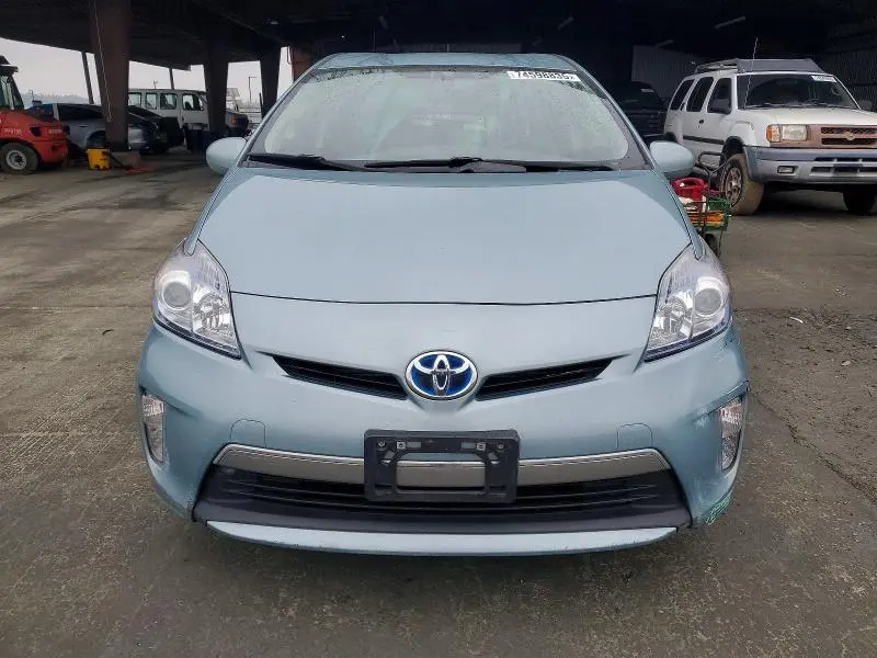 2013 TOYOTA PRIUS PLUG-IN   