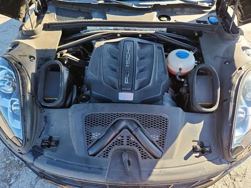2015 PORSCHE MACAN S  