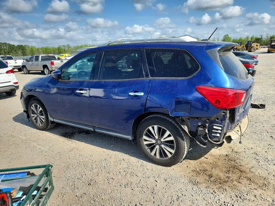 2017 NISSAN PATHFINDER SL  
