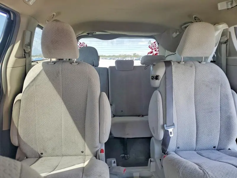 2015 TOYOTA SIENNA XLE 8-PASSENGER  