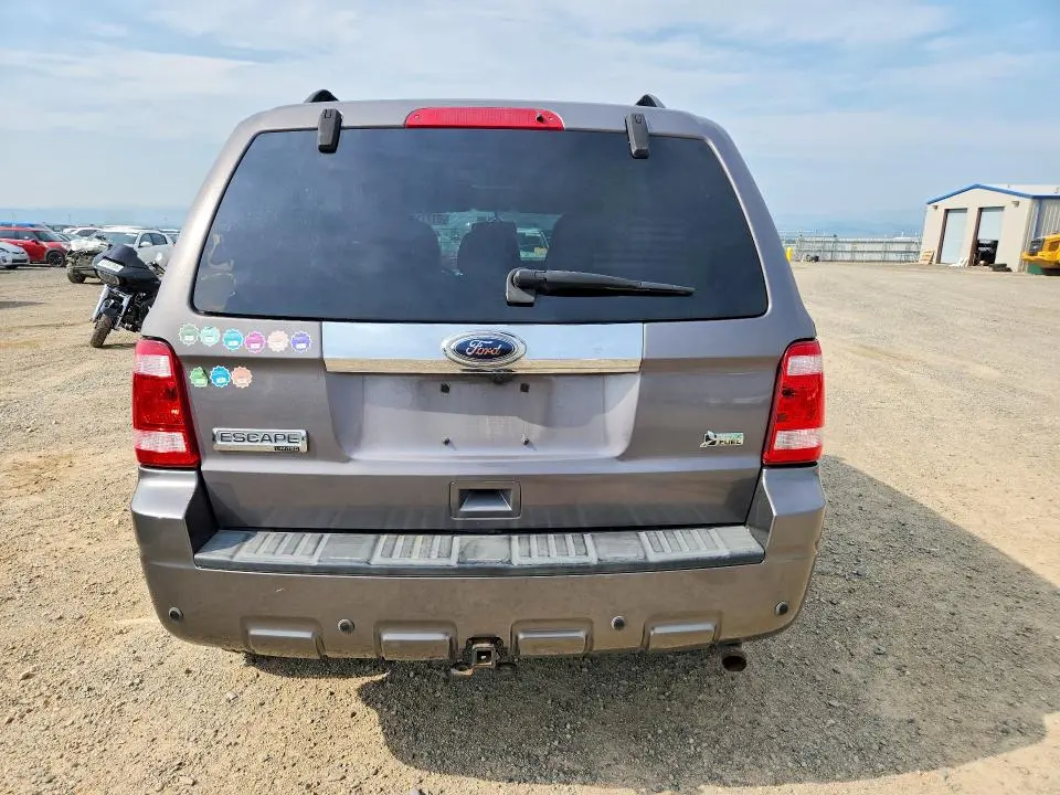 2010 FORD ESCAPE LIMITED  