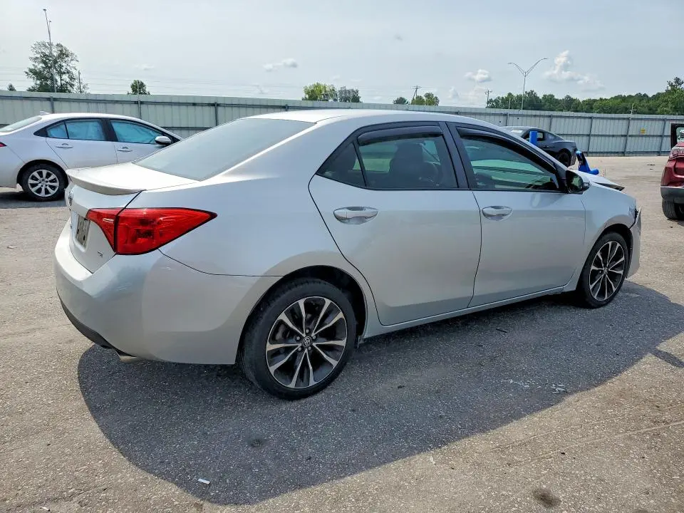 2017 TOYOTA COROLLA SE  