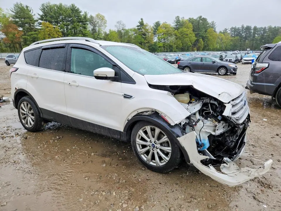 2017 FORD ESCAPE TITANIUM  