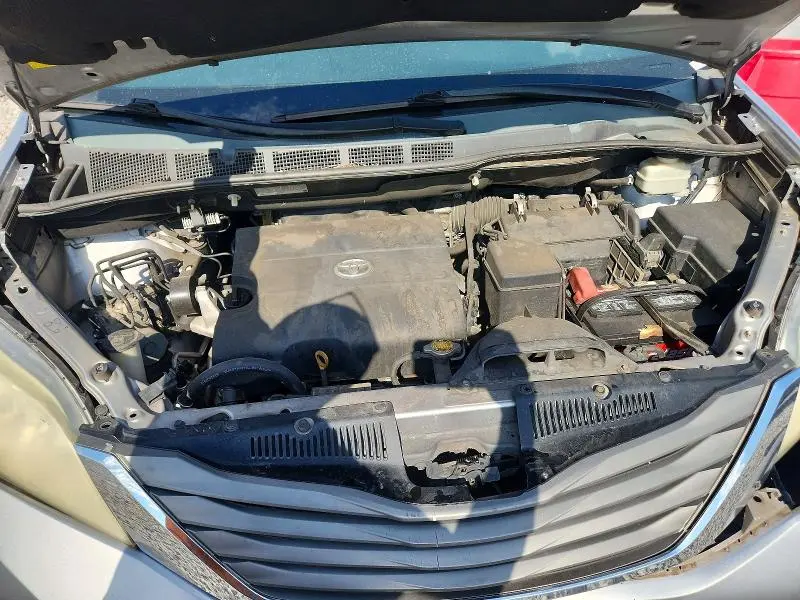 2012 TOYOTA SIENNA XLE 8-PASSENGER  