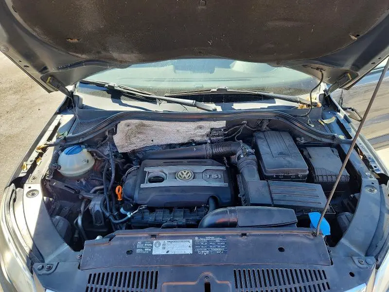2011 VOLKSWAGEN TIGUAN S  