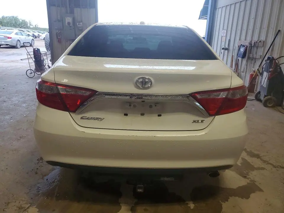 2017 TOYOTA CAMRY XLE  