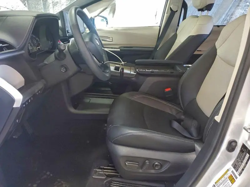 2025 TOYOTA SIENNA LIMITED  