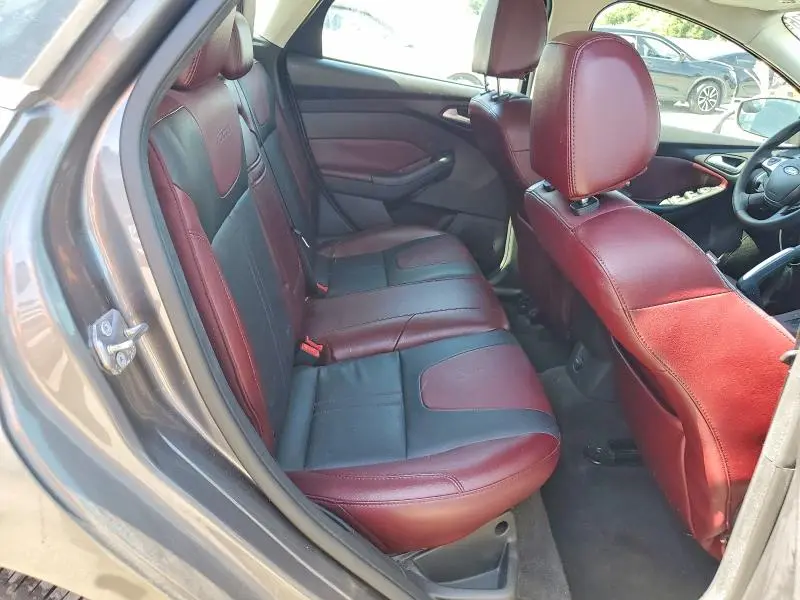 2012 FORD FOCUS TITANIUM  