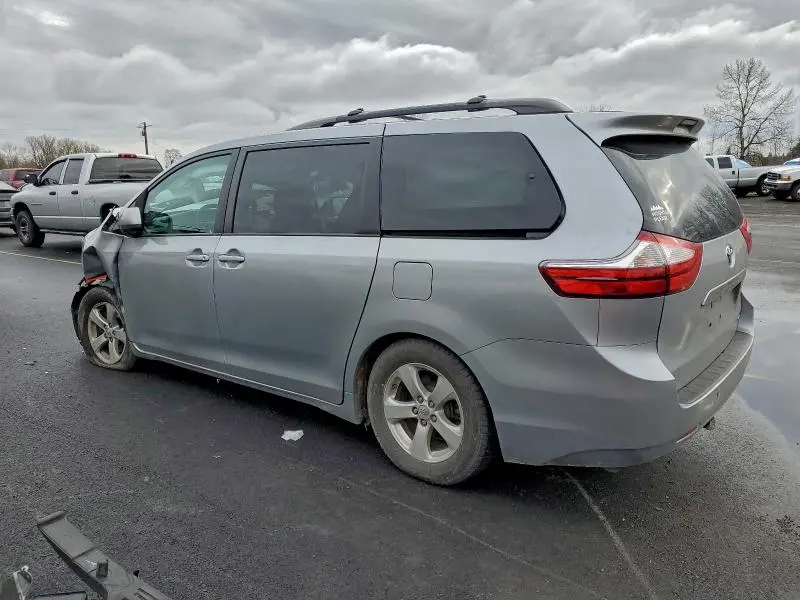 2015 TOYOTA SIENNA LE  