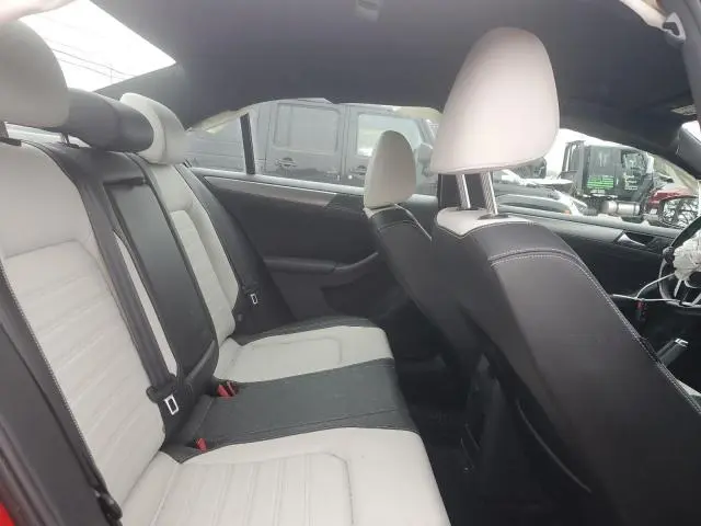 2016 VOLKSWAGEN JETTA SPORT  