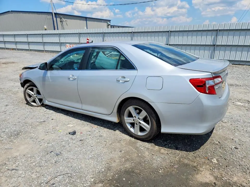 2014 TOYOTA CAMRY SE  
