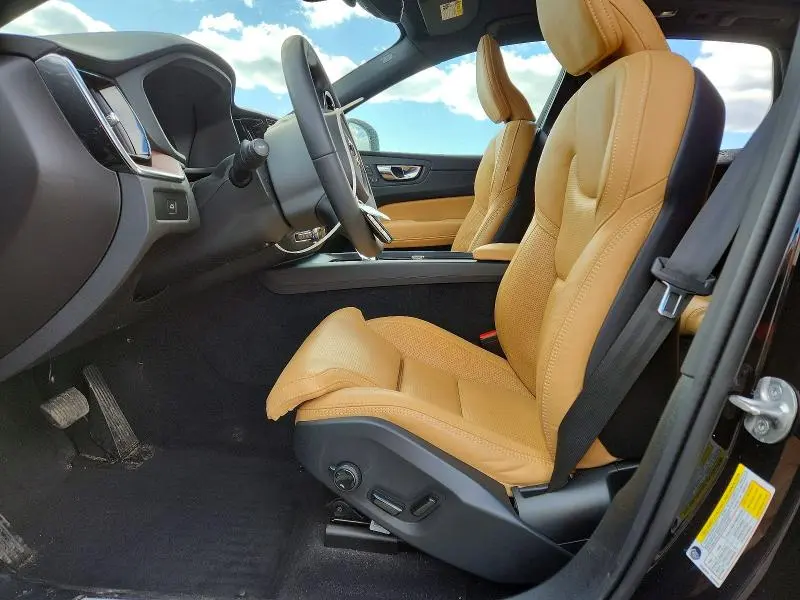 2025 VOLVO XC60 ULTRA  