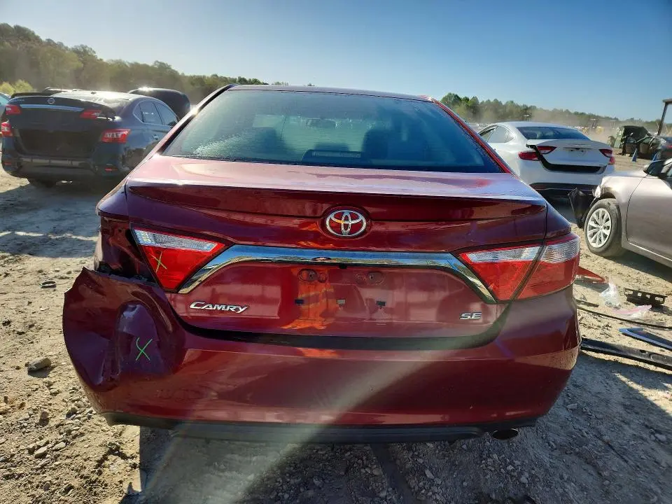 2015 TOYOTA CAMRY SE  