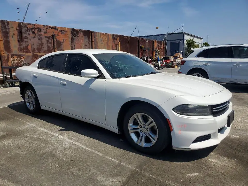 2017 DODGE CHARGER SE  