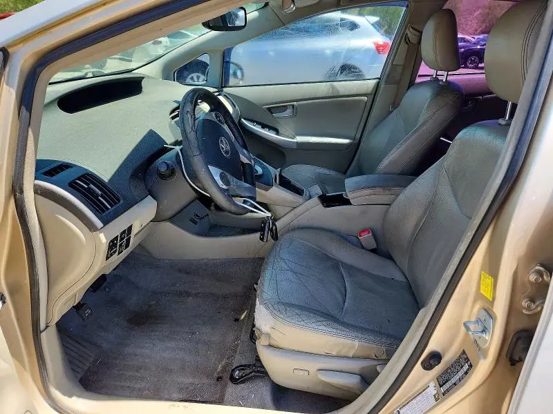 2010 TOYOTA PRIUS V  