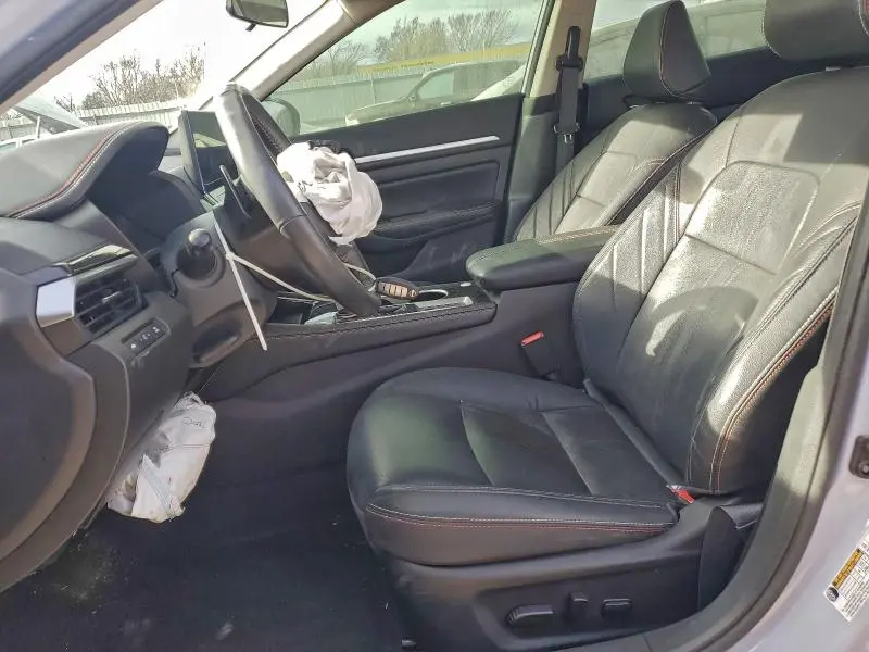 2024 NISSAN ALTIMA SR  