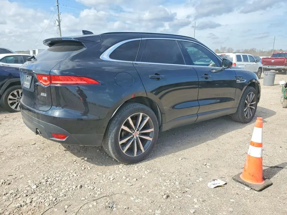 2017 JAGUAR F-PACE PRESTIGE  