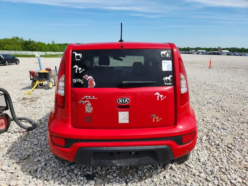 2013 KIA SOUL +  