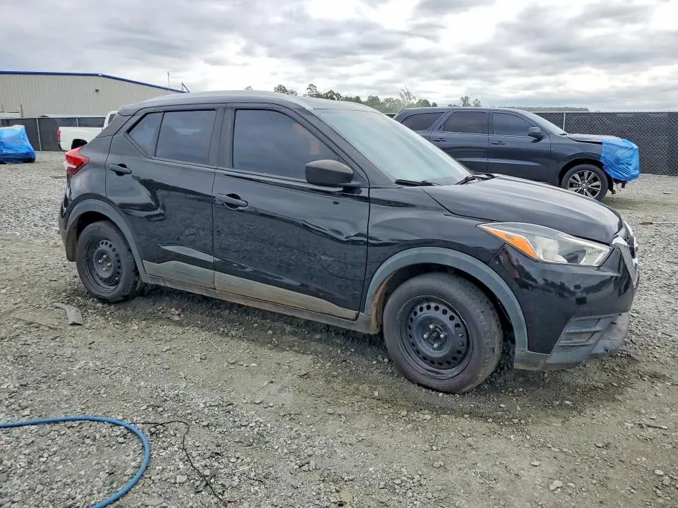 2019 NISSAN KICKS S  