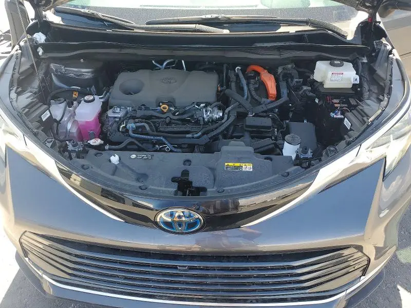 2025 TOYOTA SIENNA PLATINUM 7-PASSENGER  