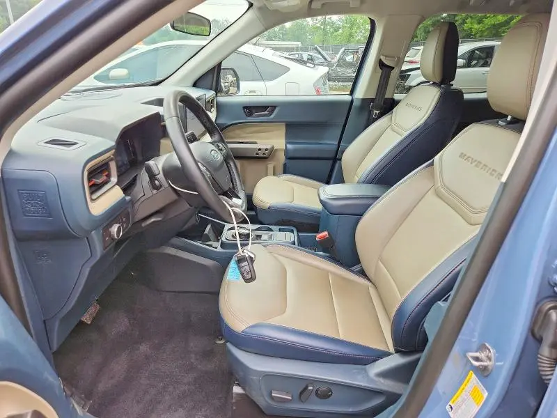 2025 FORD MAVERICK LARIAT  