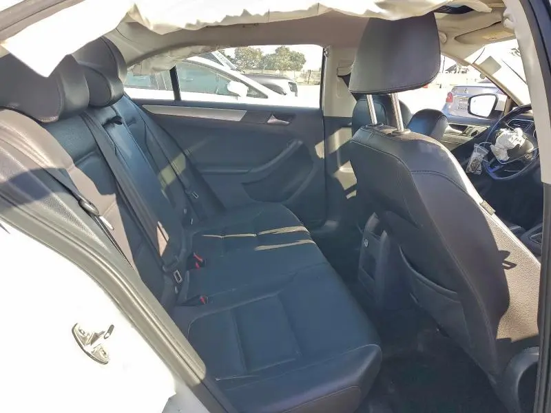 2017 VOLKSWAGEN JETTA SE  